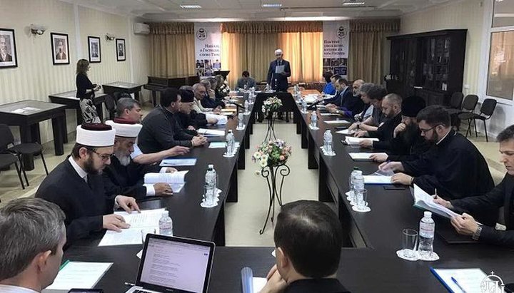 Session of the members of All-Ukrainian Council of Churches and Religious Organizations