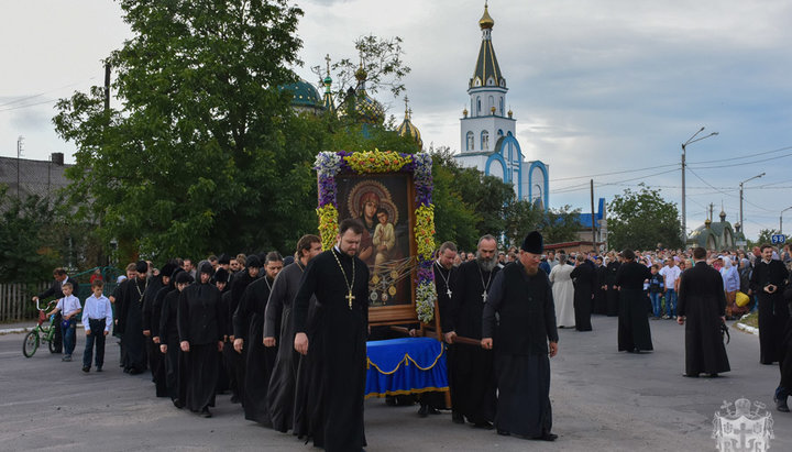 Крестный ход к Калиновскому кресту в 2017 году