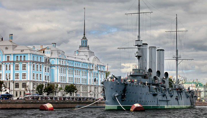 Крейсер «Аврора» в Санкт-Петербурге