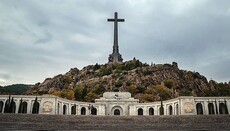 В Іспанії розглянуть законопроект, що вимагає зняти хрест з мавзолею Франко