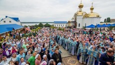Сотні вірян УПЦ прийшли на освячення нового храму Свято-Покровського скиту