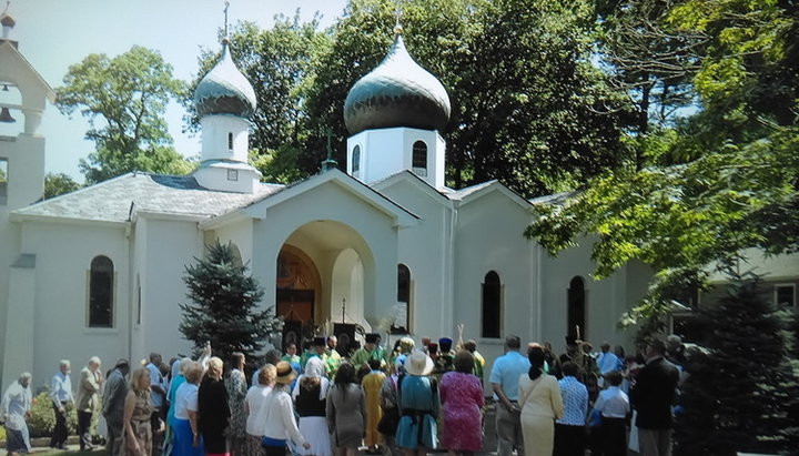 Серафимівська церква у Сі-Клифі (Нью-Йорк)