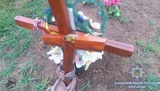 В Одеській області підліток поглумився над могилами, зламавши 54 хреста