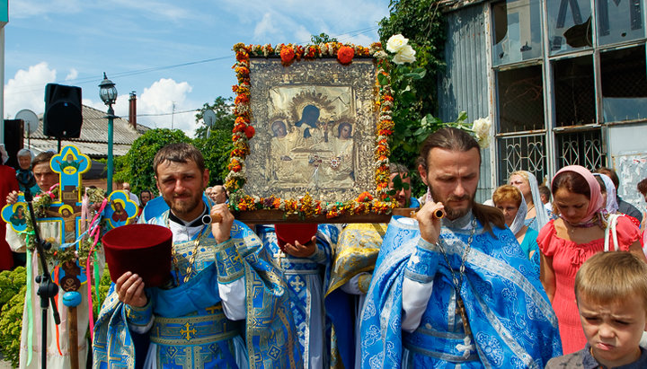 Хресний хід з чудотворною іконою Охтирської Богоматері