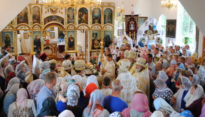 Освячення оновленого храму звершив митрополит Тернопільський і Кременецький Сергій