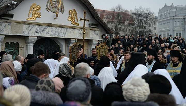 In 2018, radicals repeatedly held protest near the walls of the Tithes (Desiatinny) Monastery