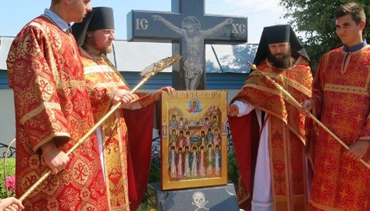 Богослужение в Мгарском монастыре