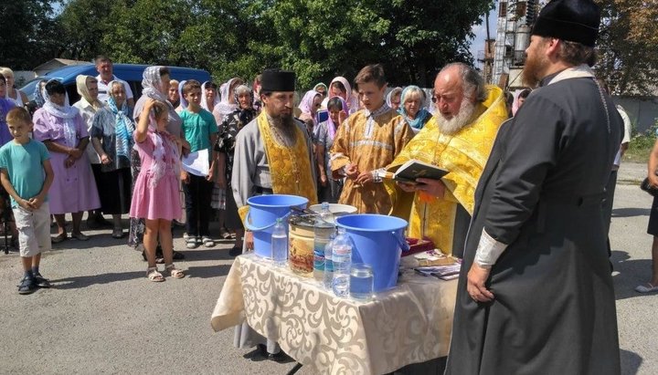 На Тернопольщине совершили молебен на месте ДТП