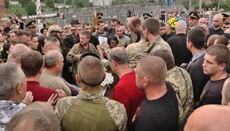 «Потрібно сокиру в труну»: у Львові язичники влаштували бійку на похоронах