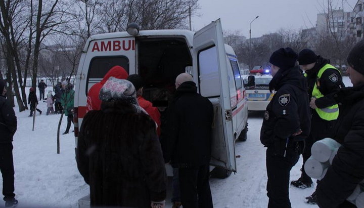 ДСНС Тернополя рятує чоловіка від самогубства