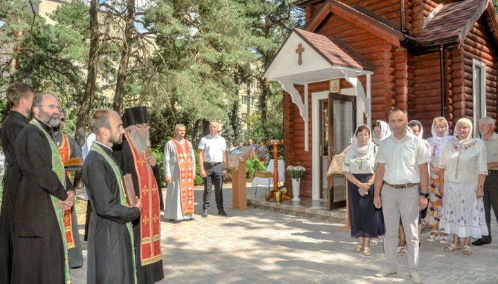 Больные, которые проходят лечение в больнице, нуждаются в покровительстве Богоматери и святых