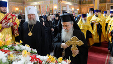 Патріарх Єрусалимський Феофіл звершив молебень в Успенському соборі Астани