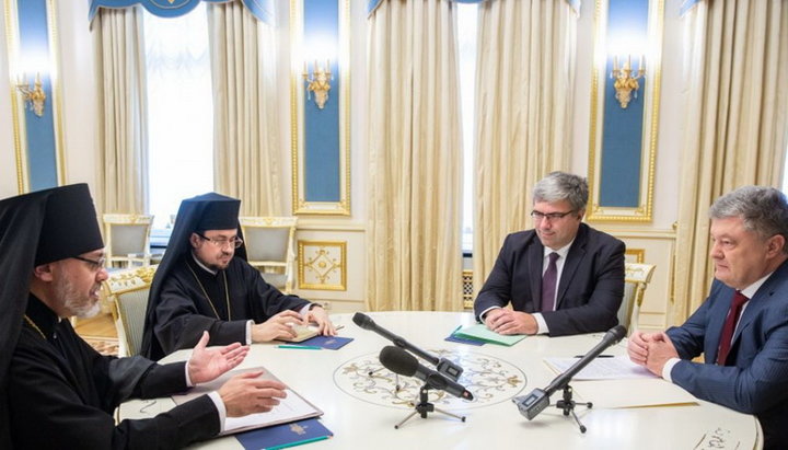 Ukraine’s President Petro Poroshenko met with the exarchs of the Constantinople Patriarchate on October 11, 2018
