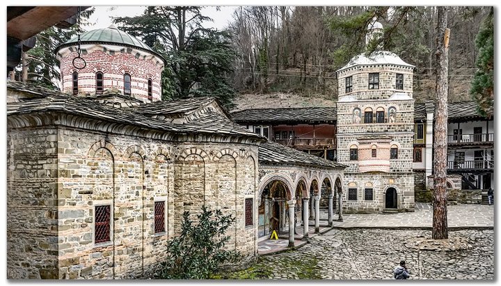 Заседание иерархов Болгарской Церкви проходит на территории Троянского монастыря Успения Богородицы