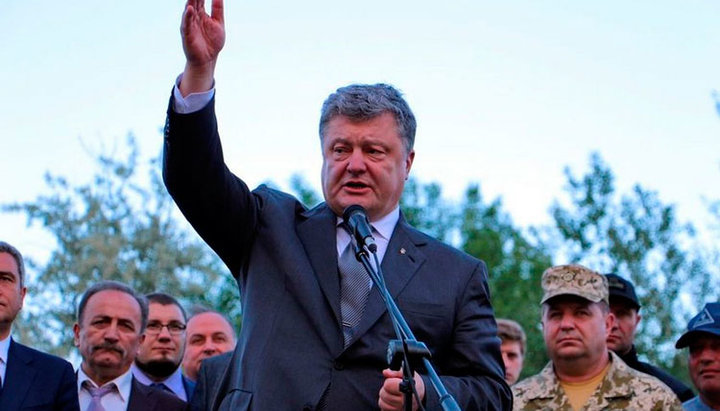 «Представители РПЦ» должны покинуть государство и «вернуться» в Россию, заявил Президент Украины Пётр Порошенко 