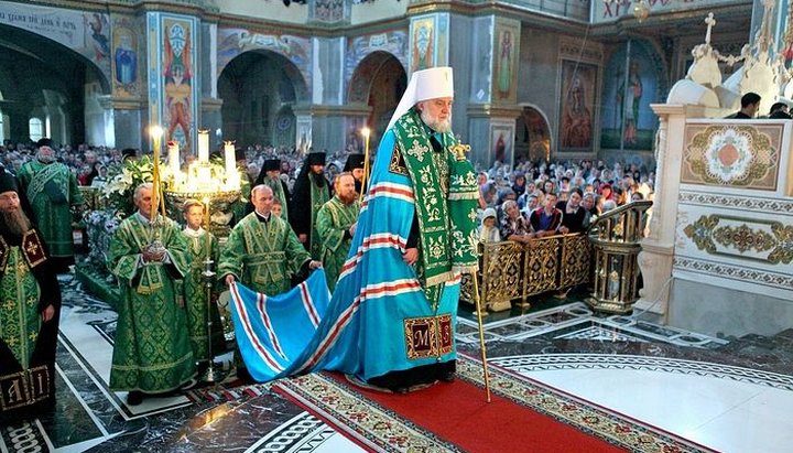 Богослужіння в Почаївській лаврі