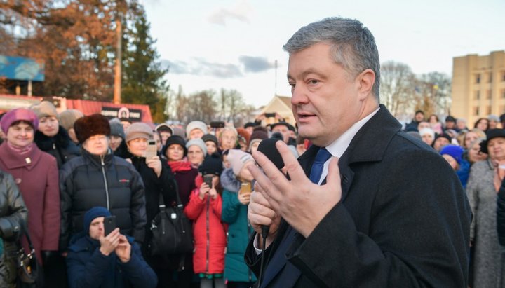 Петро Порошенко під час візиту до Чернігова