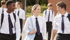 В Англии 40 школ запретили ученикам носить юбки