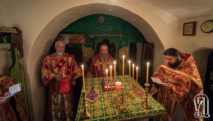 Перед началом заседания Священного Синода Блаженнейший Митрополит Киевский и всея Украины Онуфрий совершил Божественную литургию в храме в честь преподобного Феодосия