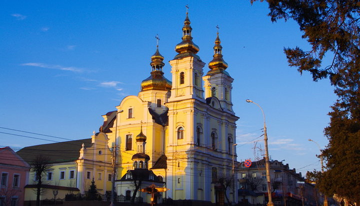 The Holy Transfiguration Cathedral of Vinnitsa is under control of Metropolitan Simeon banned from ministry