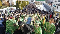 В Почаеве тысячи верующих УПЦ пришли на празднование памяти преп. Амфилохия