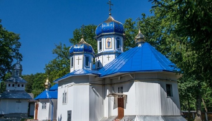 Церковь Рождества Пресвятой Богородицы, село Карапчов.