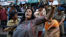 В Индии вспыхнули протесты после посещения индуистской святыни женщинами