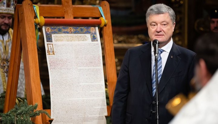 Петр Порошенко в ходе визита в Ровно