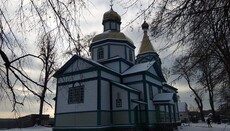 Переход в ПЦУ в селе Ворсовка: священник в больнице и опечатанный храм