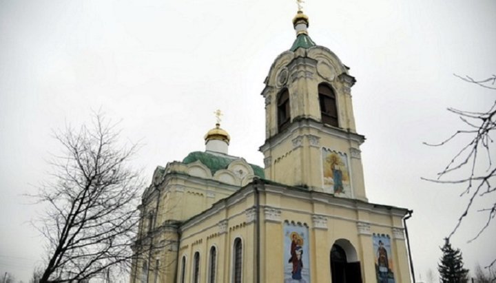 Храм в честь святого великомученика Дмитрия Солунского, село Пужайково.