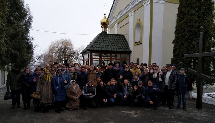 In Volyn UOC communities defend their churches from OCU activists