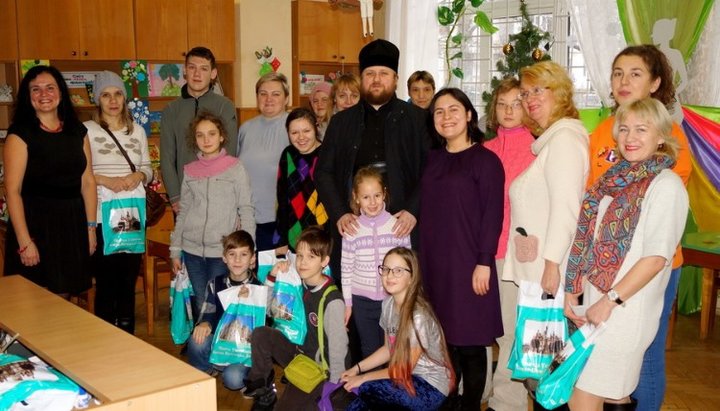 Зустріч братії Києво-Печерської Лаври з дітьми в столичній бібліотеці