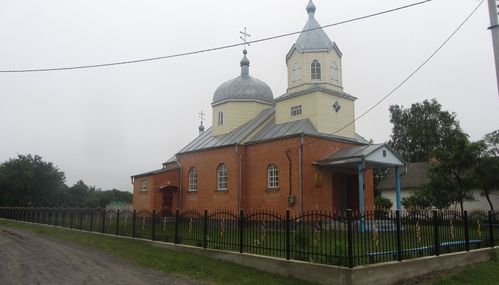 Храм в селе Ничеговка, захваченный активистами ПЦУ