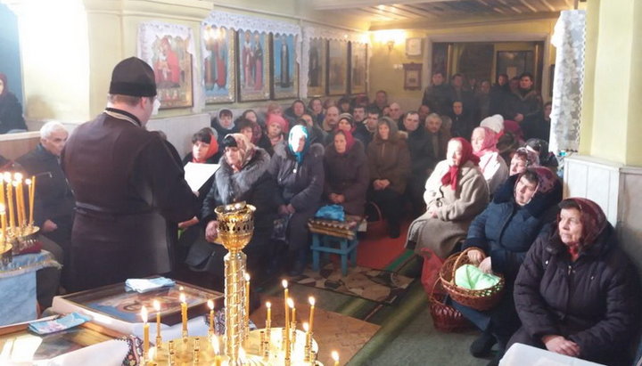 Зібрання парафіян храму святого Архистратига Божого Михаїла села Липецьке