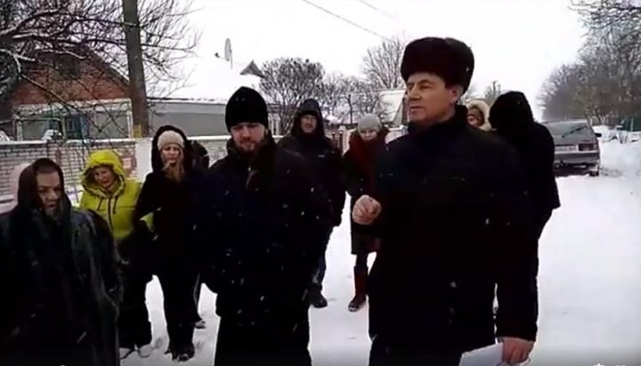 11 січня на зборах жителів села вже піднімалося питання про переведення громади УПЦ в нову українську Церкву.