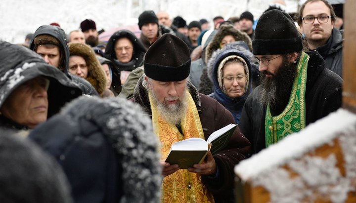 Vinnitsa residents are called to go to the prayer standing on January 30