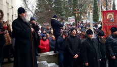 Черновицкие власти создадут рабочую комиссию по нарушению прав верующих УПЦ