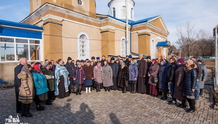 Релігійна громада УПЦ с. Михайлівка висловила бажання залишитися в лоні канонічної Церкви.