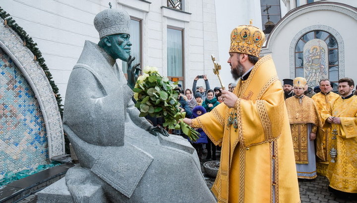 Глава ПЦУ Епіфаній «служив літургію» в панагіях Митр. Володимира (Сабодана)