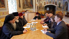Pochaev Lavra brethren discuss violation of UOC believers’ rights with OSCE