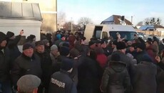 В Сети появились новые видео захвата храма УПЦ в волынском Жидычине