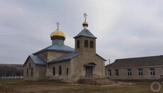 В Новоелизаветовке представители ПЦУ срезали замки на храме УПЦ