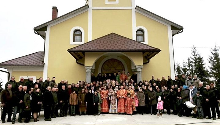 Протоиерей Павел Думитру с верующими села Банчены, 24.02.2019.