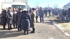 СМИ: На первую службу ПЦУ в Жидычине привезли «прихожан» из Луцка