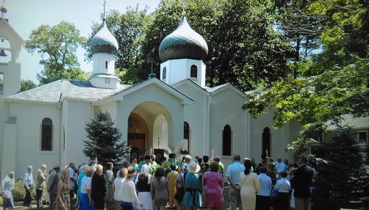 Серафимовский храм-памятник восстановлению полноты братского общения и единства внутри РПЦ, Си-Клифф, Нью-Йорк.