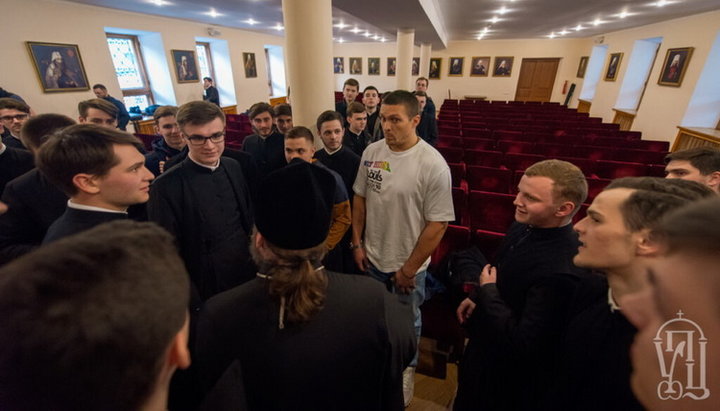 Meeting of students of the Kiev Theological Academy and Seminary with the absolute world boxing champion Alexander Usik