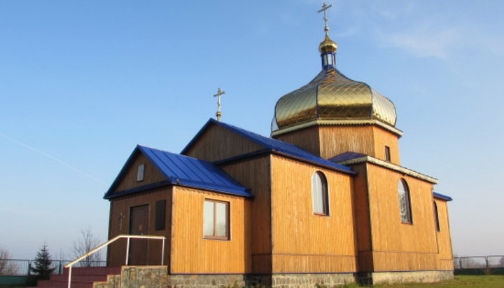 Храм УПЦ на честь святих благовірних князів Бориса і Гліба в селі Шклинь