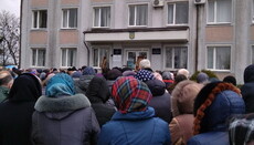 Believers of Polessye Eparchy hold prayer standing under Dubrovitsa DSA