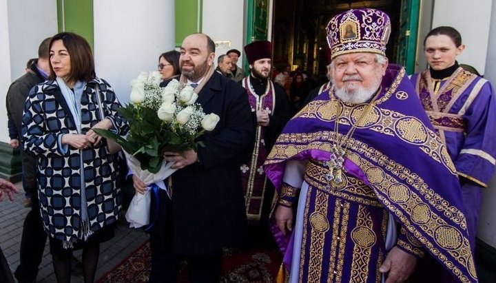 Генконсул Греции молился на богослужении в Свято-Троицком соборе Одессы