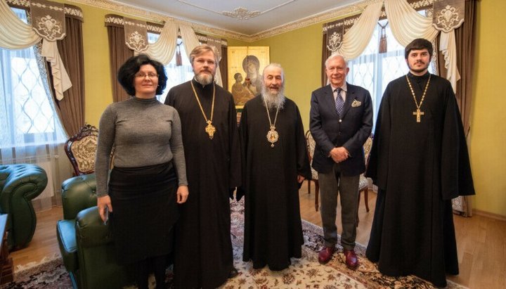 Митрополит Онуфрій зустрівся з послом Нідерландів в Україні Едуардом Хуксом